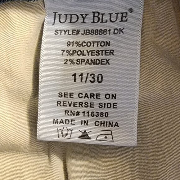 Judy Blue Mid Rise Straight Tummy Control 11/30 - Picture 4 of 4